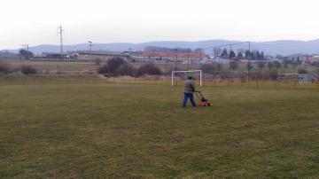 Údržba trávnika na futbalovom ihrisku Údržba trávnika na futbalovom ihrisku