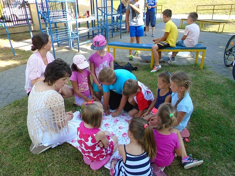 Fotogaléria Spoznávanie svätojánskych zvykov v Chrenovci-Brusne 24.06.2016 (9) Spoznávanie svätojánskych zvykov v Chrenovci-Brusne 24.06.2016
