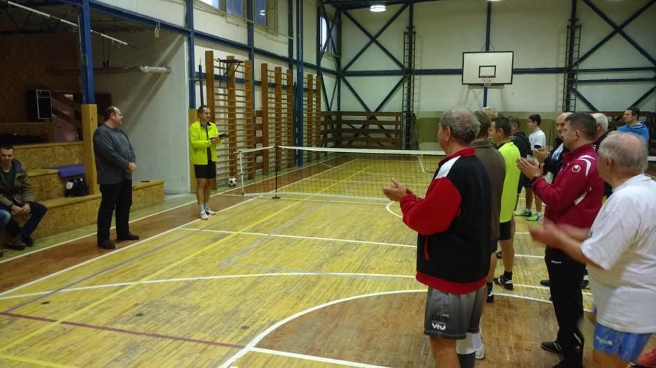 Fotogaléria 41. ročník nohejbalového turnaja, konaný 30.12.2016 (10) 41. ročník nohejbalového turnaja, konaný 30.12.2016