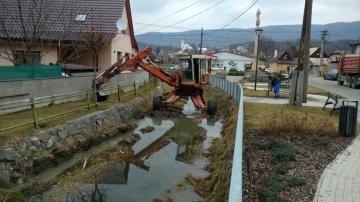 Čistenie Jalovského potoka Čistenie Jalovského potoka